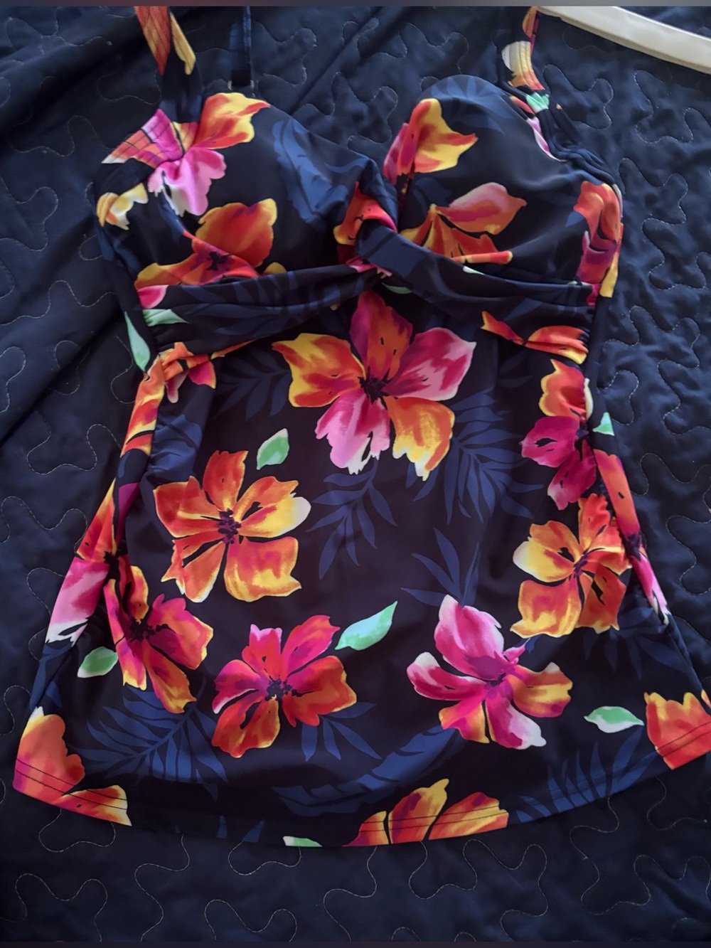 Bright Lands' End Women's Twist-Front Underwire Tankini Top. Sz 4 Floral